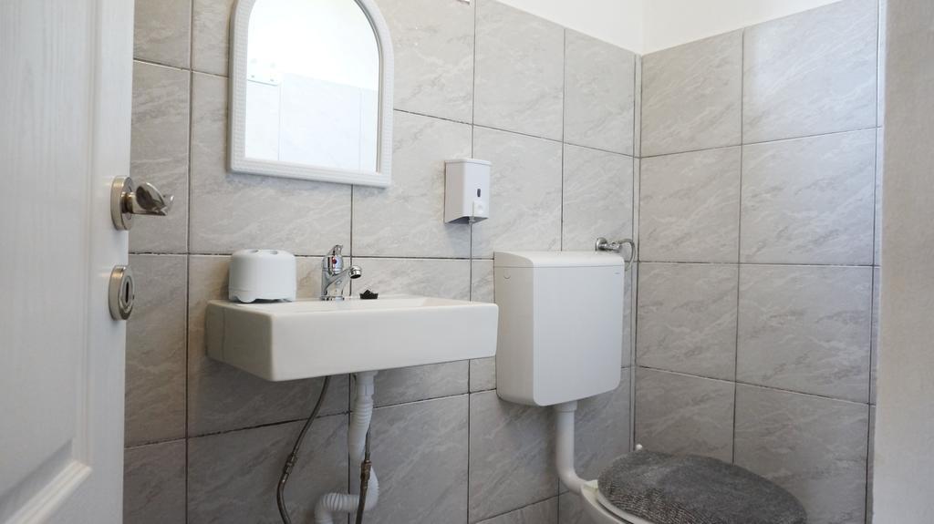 Apartments Red Rose Нин Екстериор снимка