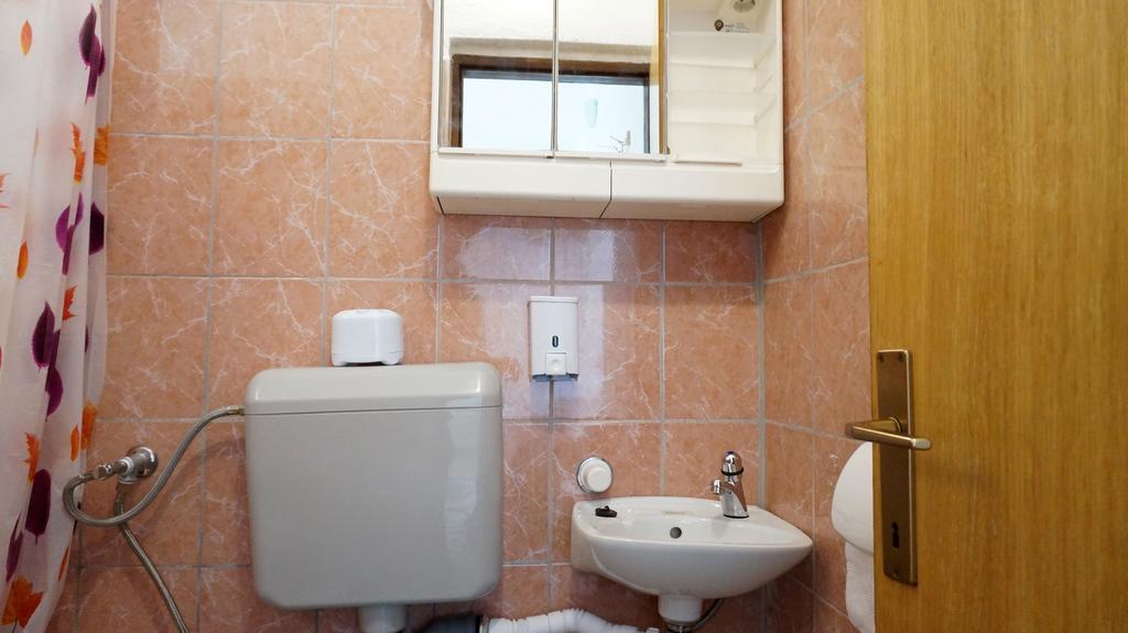 Apartments Red Rose Нин Екстериор снимка