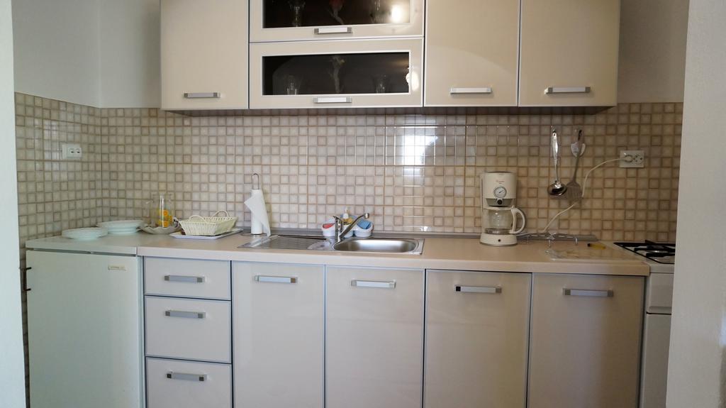 Apartments Red Rose Нин Екстериор снимка